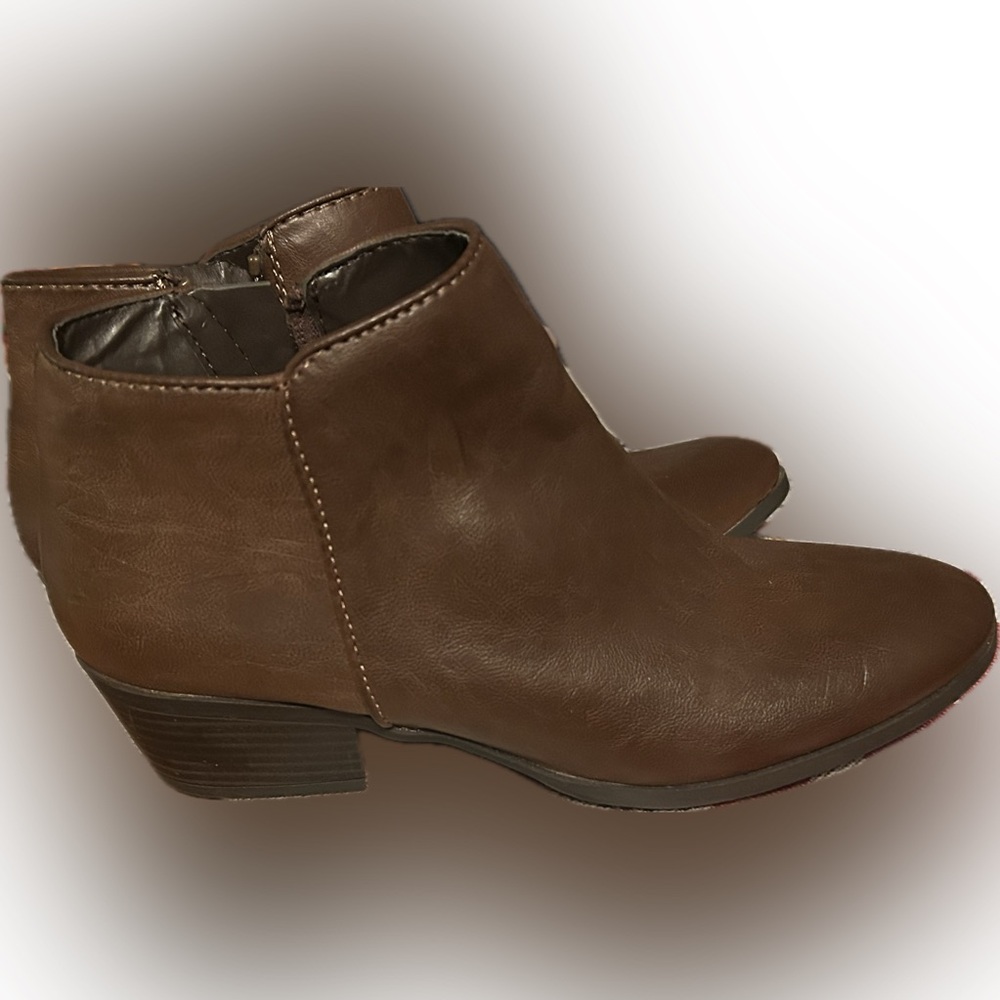 Simply Vera Vera Wang Brown Ankle Booties
